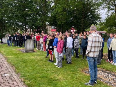Dodenherdenking voor de scholen in Fijnaart en Heijningen op 6 mei