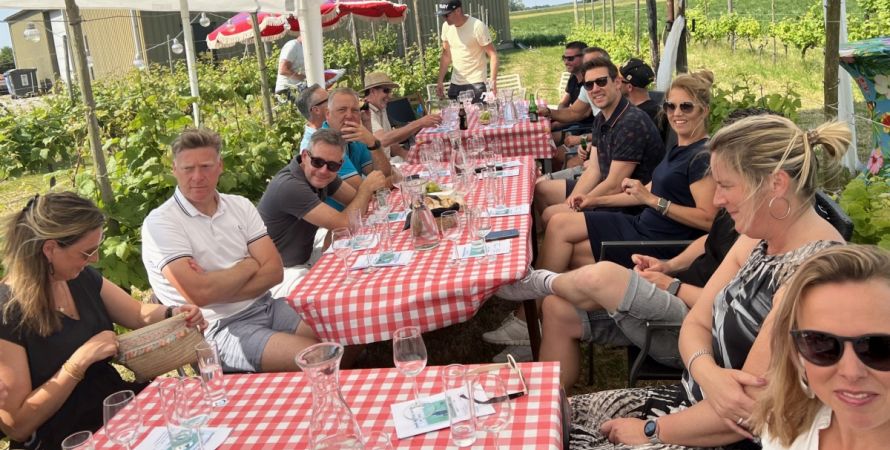 Eerste editie Fenderts  wijnfestival goed gevallen