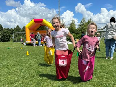 Buitenspeeldag brengt generaties in beweging