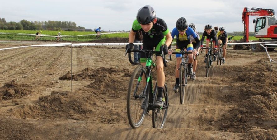 Spannende veldritwedstrijden op uitdagend parcours